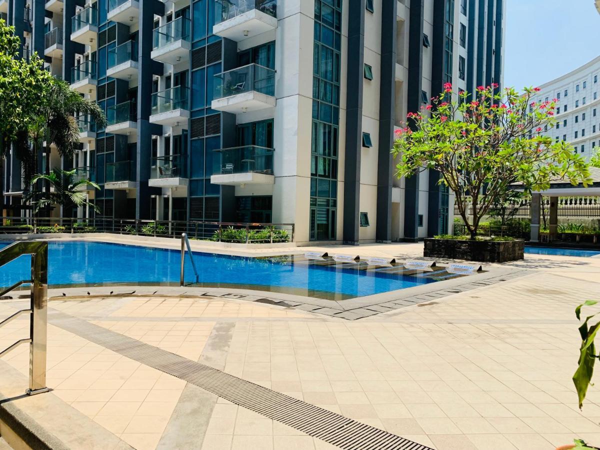 One Palm Tree Villas Condominium - Studio Room With Balcony - Across Terminal 3 Manila Exterior photo